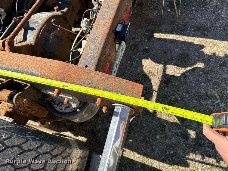 image for item EM3721 1996 Freightliner FLD112 semi truck