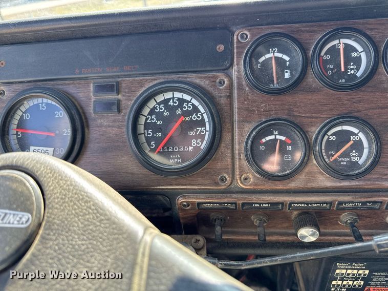 image for item EM3721 1996 Freightliner FLD112 semi truck