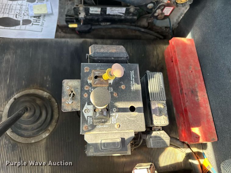 image for item EM3721 1996 Freightliner FLD112 semi truck