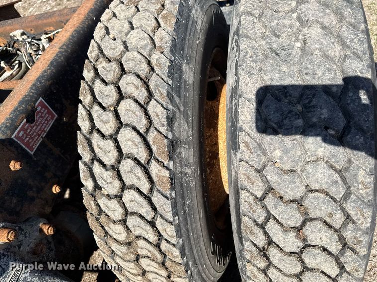 image for item EM3721 1996 Freightliner FLD112 semi truck