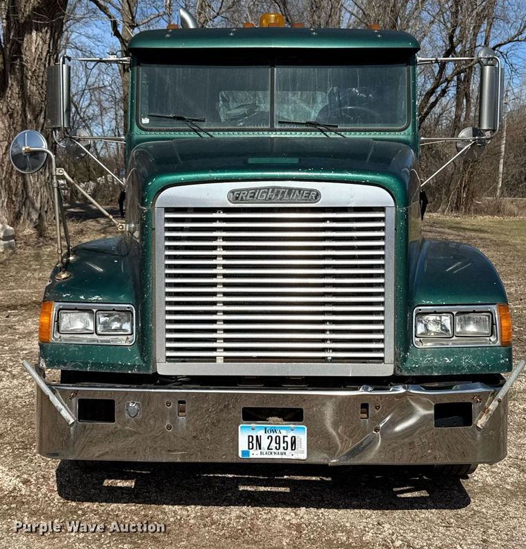 image for item EM3723 1996 Freightliner Conventional semi truck