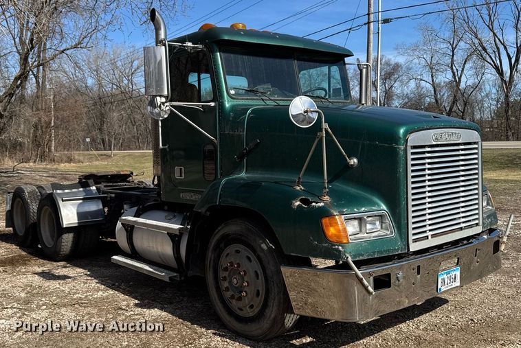 image for item EM3723 1996 Freightliner Conventional semi truck