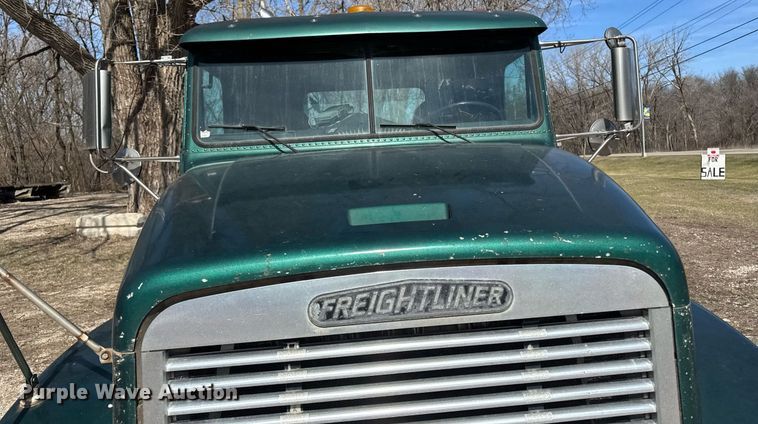 image for item EM3723 1996 Freightliner Conventional semi truck