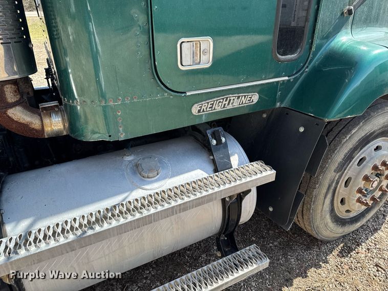 image for item EM3723 1996 Freightliner Conventional semi truck