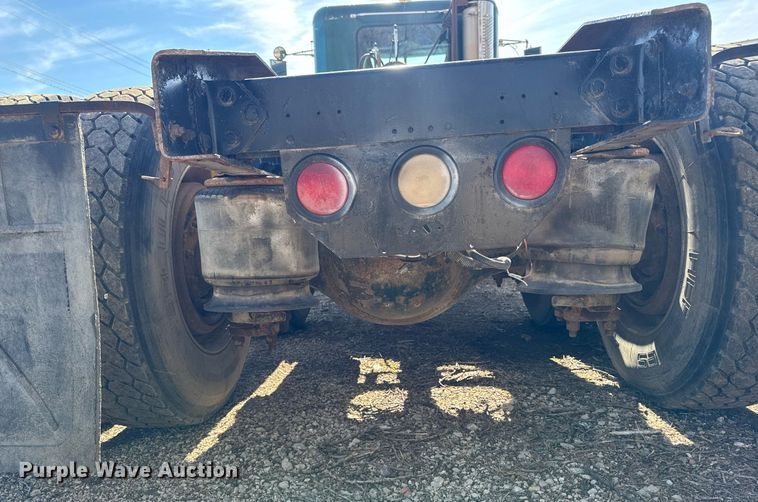 image for item EM3723 1996 Freightliner Conventional semi truck