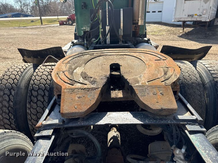 image for item EM3723 1996 Freightliner Conventional semi truck