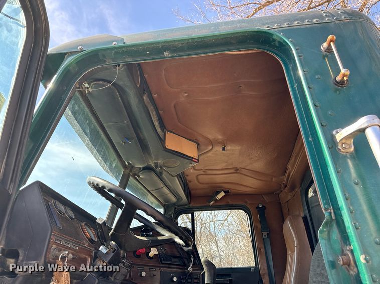 image for item EM3723 1996 Freightliner Conventional semi truck