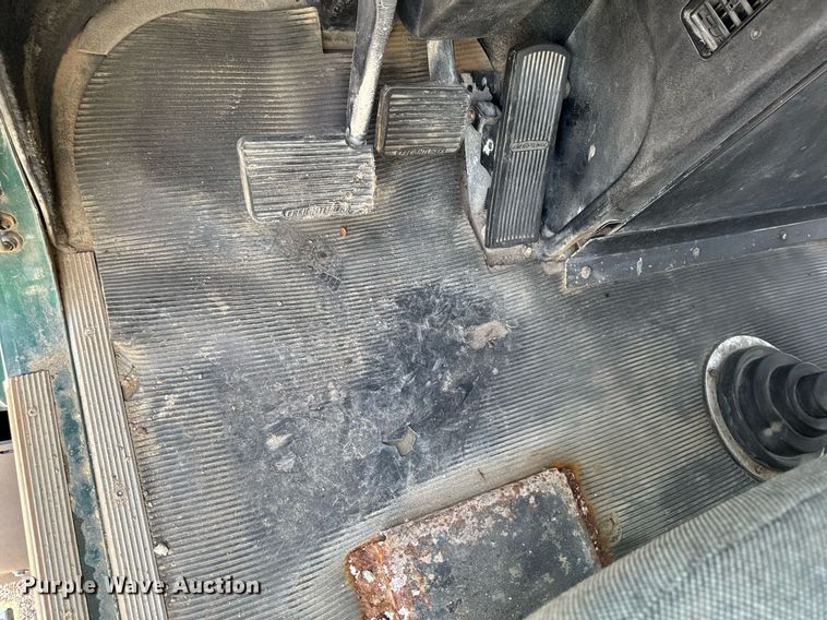 image for item EM3723 1996 Freightliner Conventional semi truck