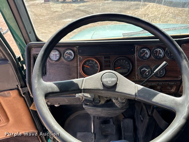 image for item EM3723 1996 Freightliner Conventional semi truck