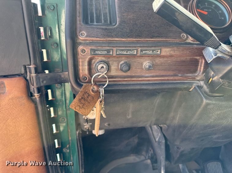 image for item EM3723 1996 Freightliner Conventional semi truck