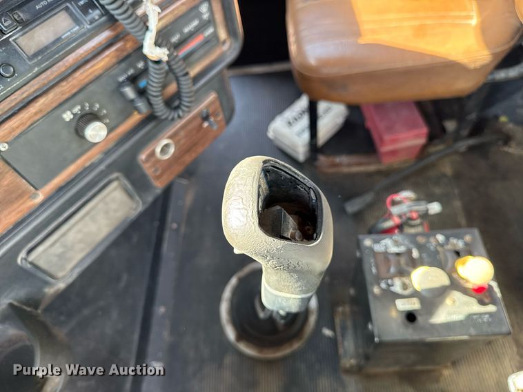 image for item EM3723 1996 Freightliner Conventional semi truck