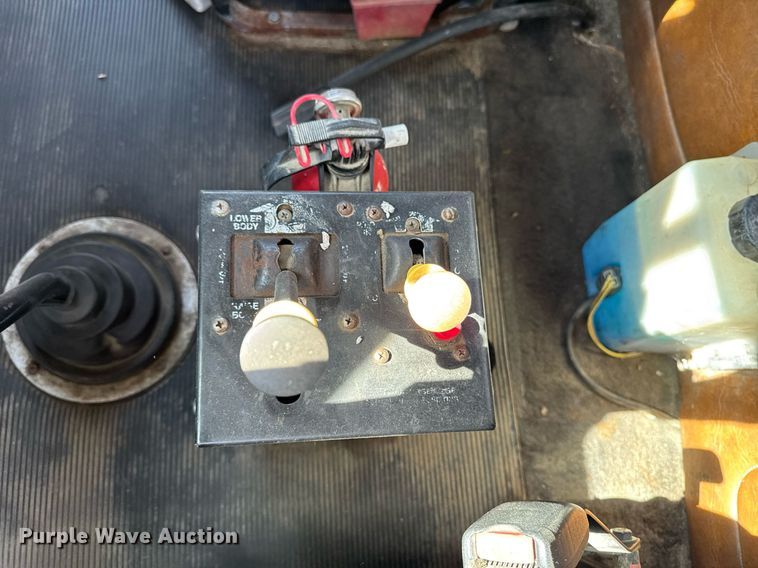 image for item EM3723 1996 Freightliner Conventional semi truck