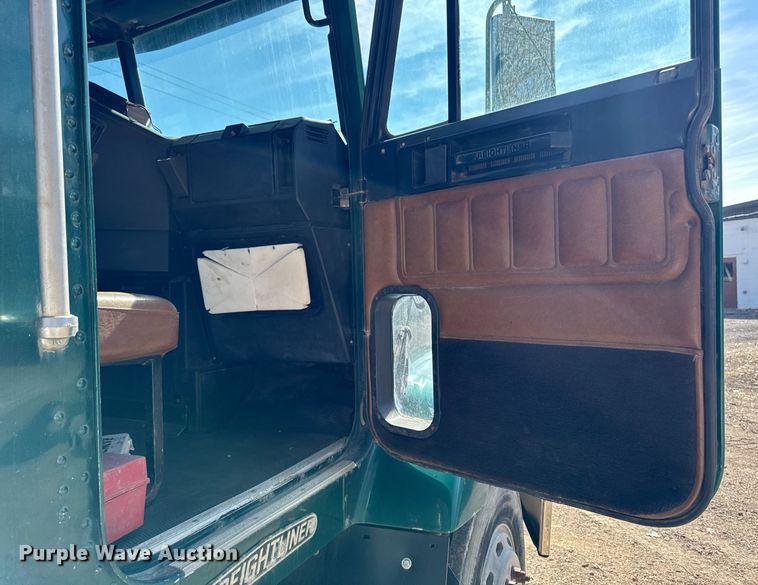 image for item EM3723 1996 Freightliner Conventional semi truck