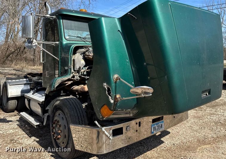 image for item EM3723 1996 Freightliner Conventional semi truck