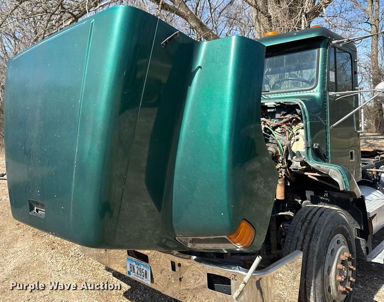 image for item EM3723 1996 Freightliner Conventional semi truck