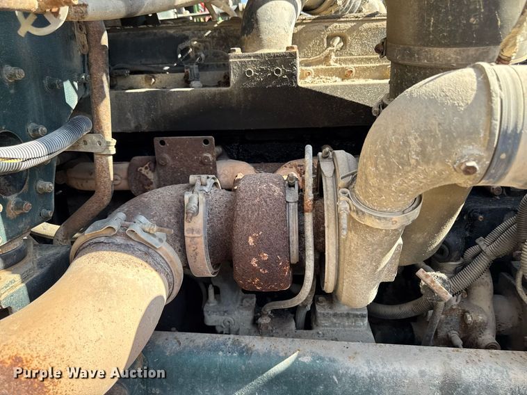 image for item EM3723 1996 Freightliner Conventional semi truck