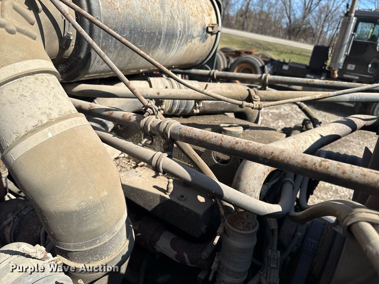 image for item EM3723 1996 Freightliner Conventional semi truck