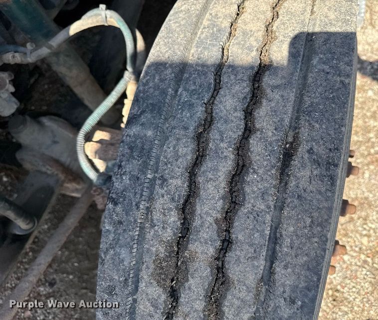 image for item EM3723 1996 Freightliner Conventional semi truck