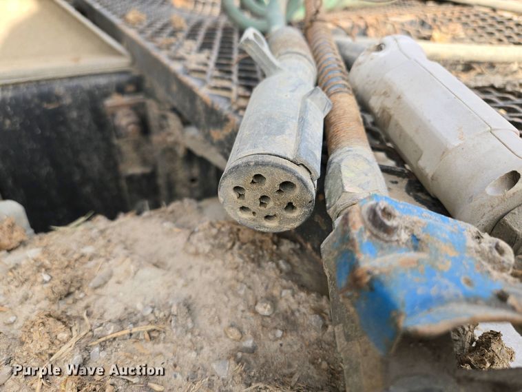 image for item EM7029 2002 Kenworth T800 semi truck