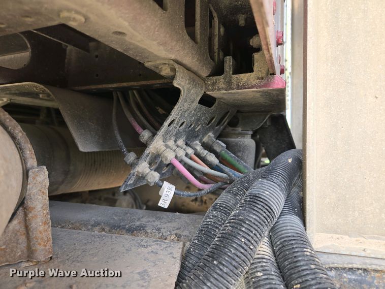 image for item EM7029 2002 Kenworth T800 semi truck