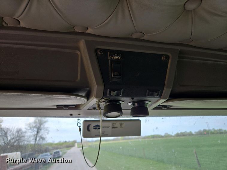 image for item EM7029 2002 Kenworth T800 semi truck