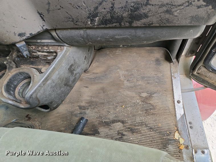 image for item EM7029 2002 Kenworth T800 semi truck