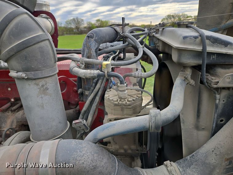 image for item EM7029 2002 Kenworth T800 semi truck