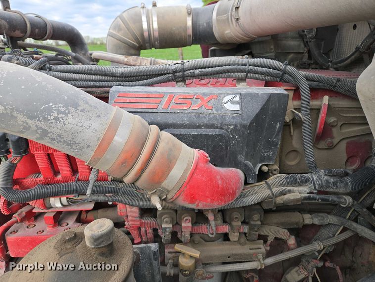 image for item EM7029 2002 Kenworth T800 semi truck