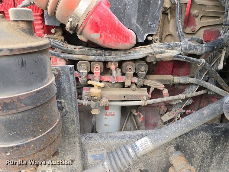 image for item EM7029 2002 Kenworth T800 semi truck