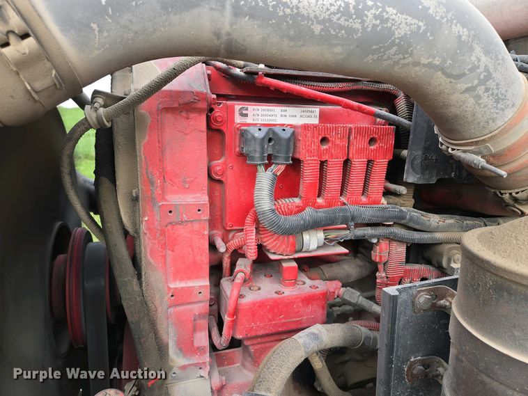 image for item EM7029 2002 Kenworth T800 semi truck