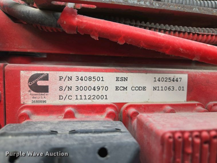 image for item EM7029 2002 Kenworth T800 semi truck