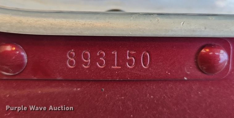 image for item EM7029 2002 Kenworth T800 semi truck