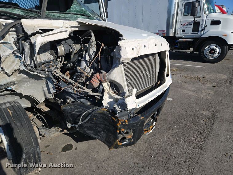 image for item EM7034 2017 Hino   268 flatbed truck