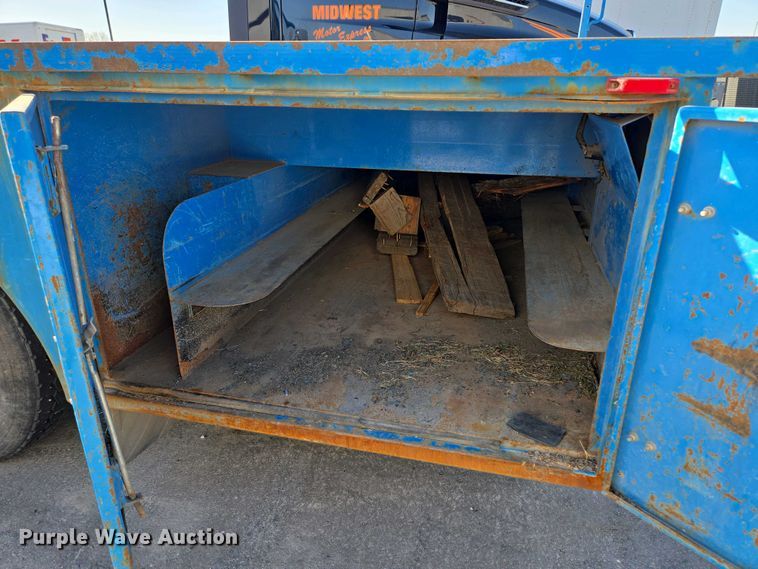 image for item EM7034 2017 Hino   268 flatbed truck