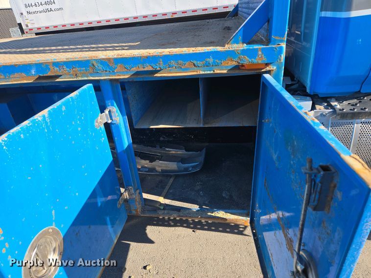 image for item EM7034 2017 Hino   268 flatbed truck