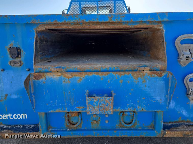 image for item EM7034 2017 Hino   268 flatbed truck