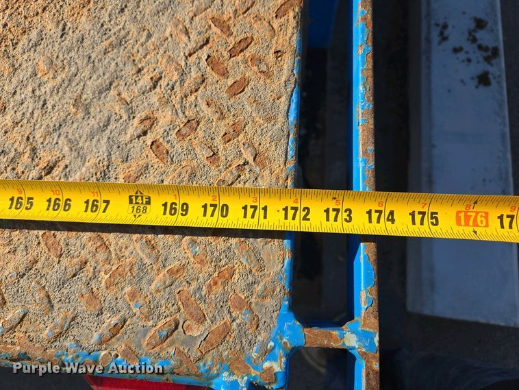 image for item EM7034 2017 Hino   268 flatbed truck