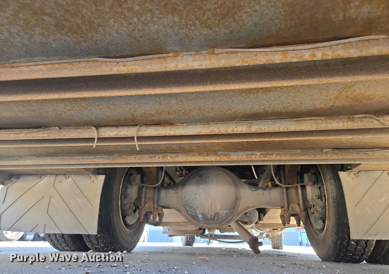 image for item EM7034 2017 Hino   268 flatbed truck