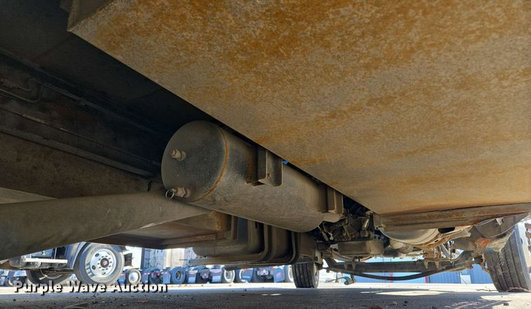 image for item EM7034 2017 Hino   268 flatbed truck