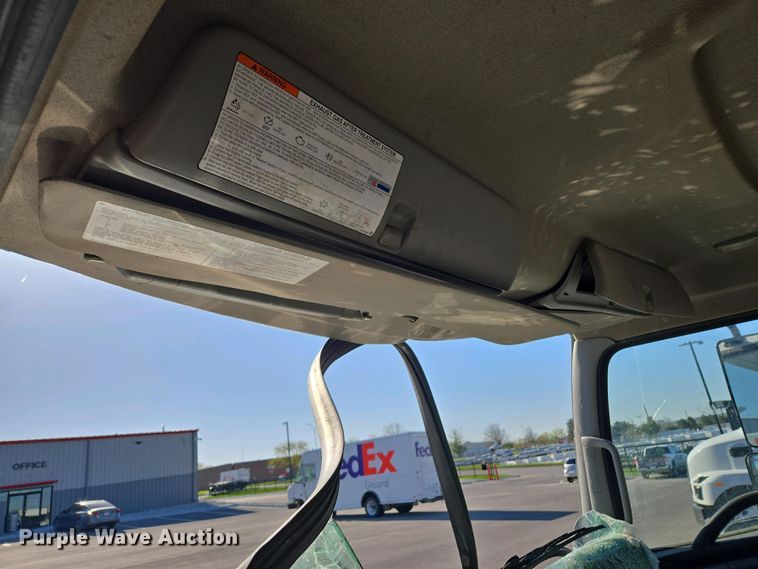 image for item EM7034 2017 Hino   268 flatbed truck