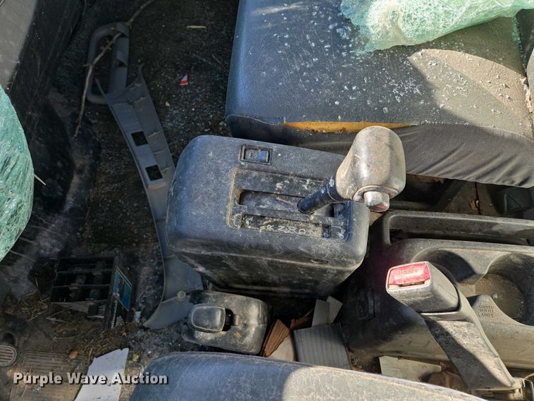 image for item EM7034 2017 Hino   268 flatbed truck