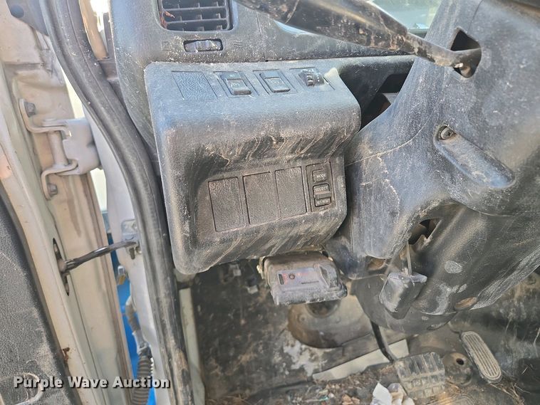 image for item EM7034 2017 Hino   268 flatbed truck