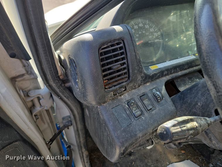 image for item EM7034 2017 Hino   268 flatbed truck