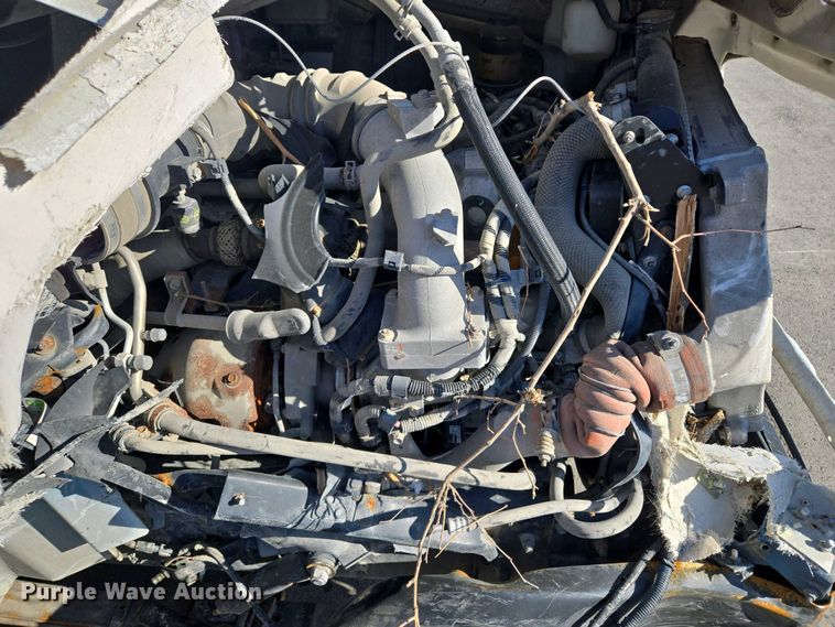 image for item EM7034 2017 Hino   268 flatbed truck