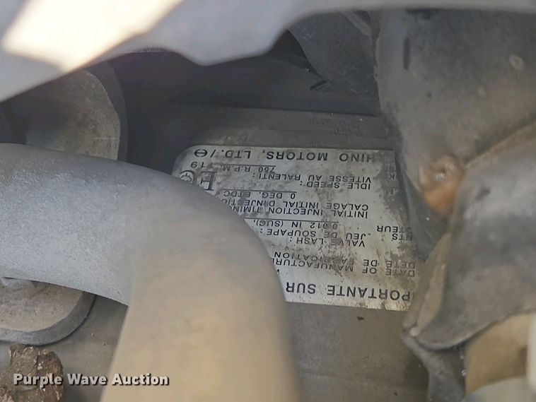 image for item EM7034 2017 Hino   268 flatbed truck