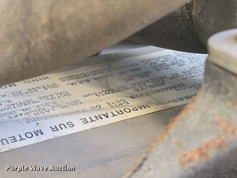 image for item EM7034 2017 Hino   268 flatbed truck