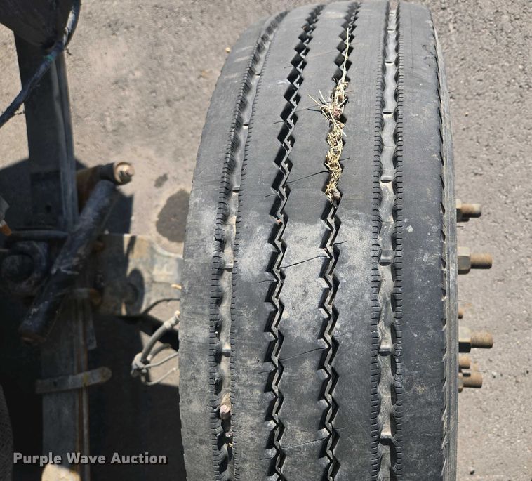 image for item EM7034 2017 Hino   268 flatbed truck