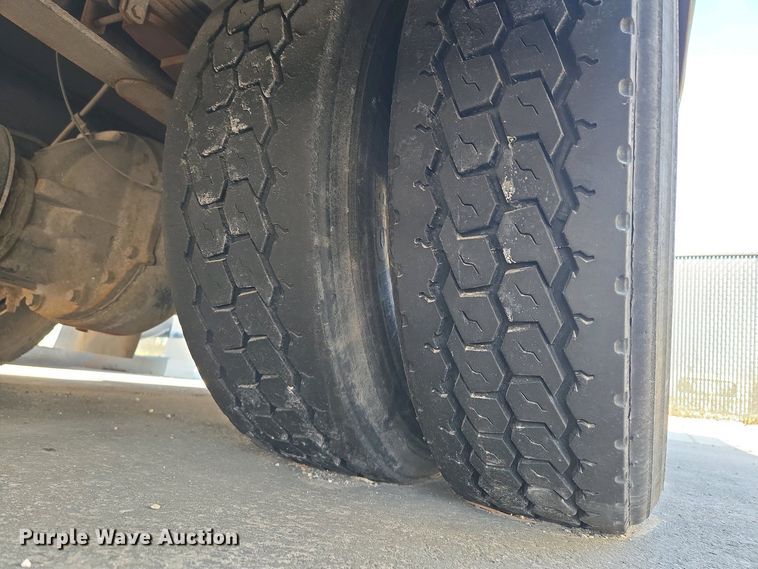 image for item EM7034 2017 Hino   268 flatbed truck