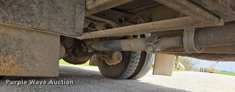 image for item EN3627 2000 International 4900 refuse truck