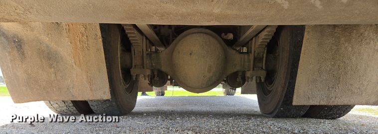 image for item EN3627 2000 International 4900 refuse truck